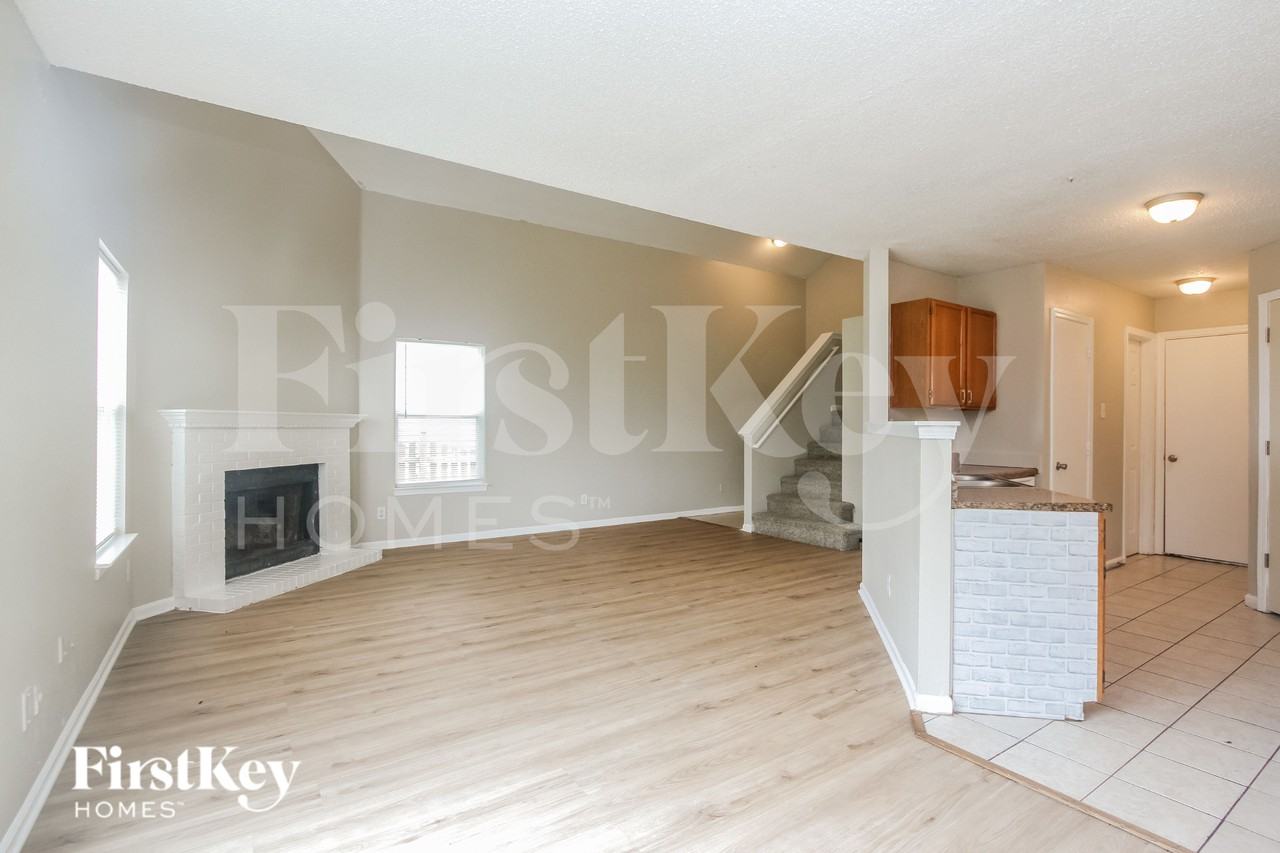 1229 Kenwood Dr - Photo 4 of 16