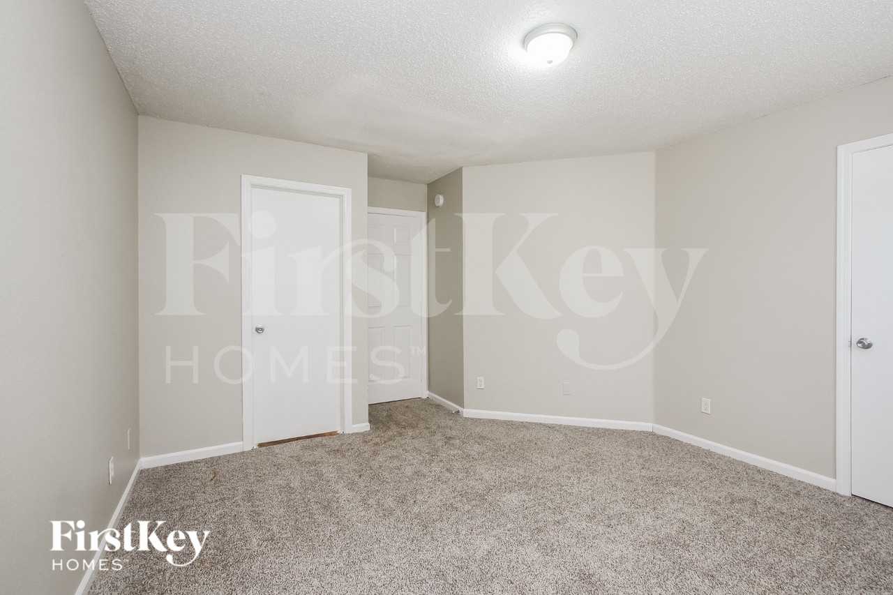 1229 Kenwood Dr - Photo 7 of 16