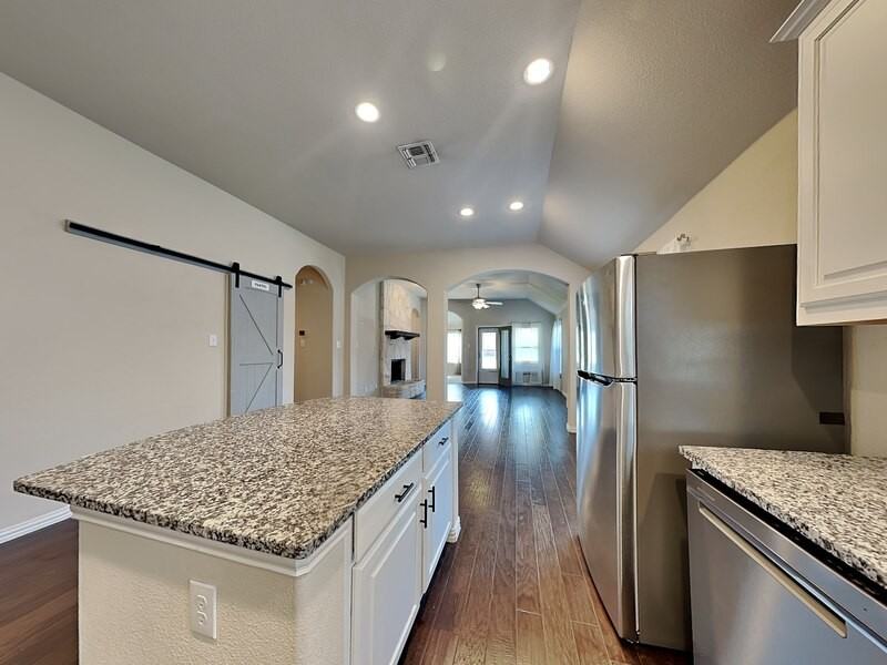 816 Water Garden Cir - Photo 4 of 20