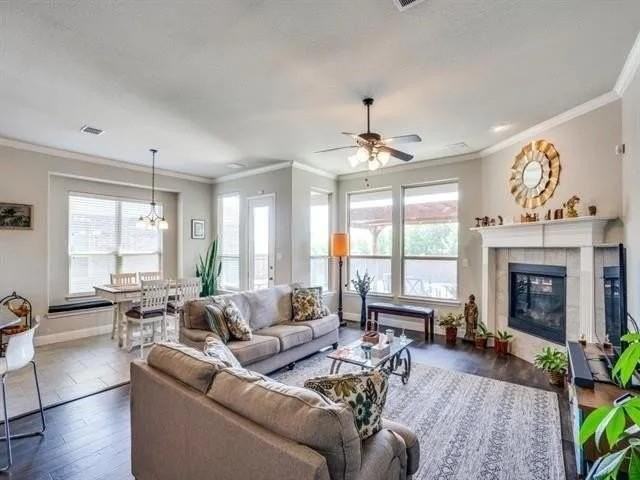 321 Valentino Way - Photo 3 of 24