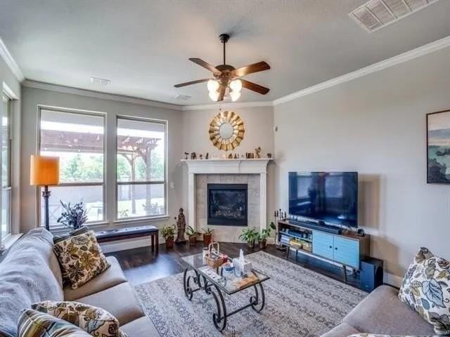 321 Valentino Way - Photo 4 of 24