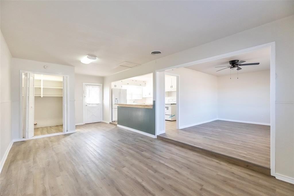 1197 Yorktown Dr - Photo 7 of 30