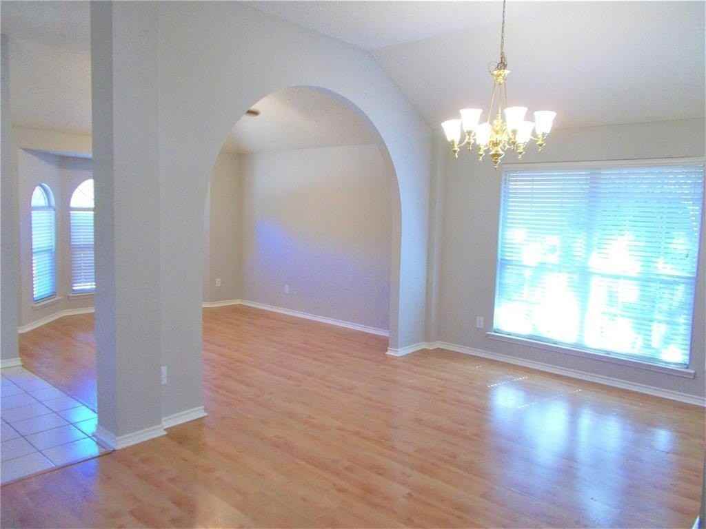 914 Heritage Pkwy S - Photo 5 of 25