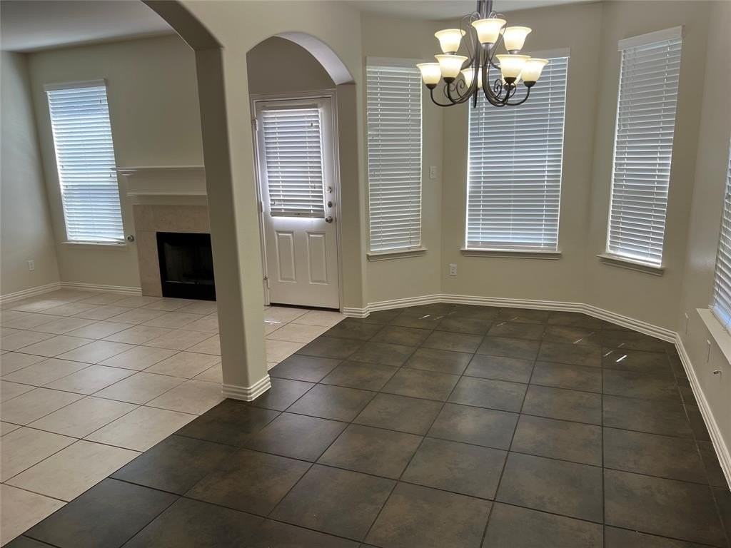 1412 Carver Ln - Photo 2 of 15