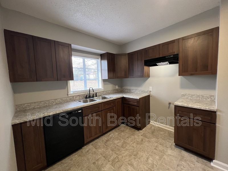 4643 Auburn Rd - Photo 4 of 15