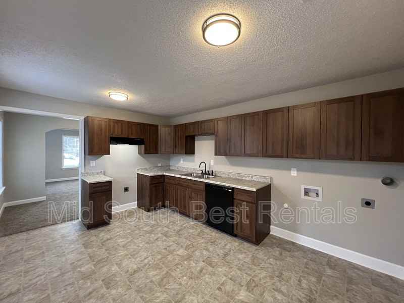 1871 Valley Blvd - Photo 3 of 13