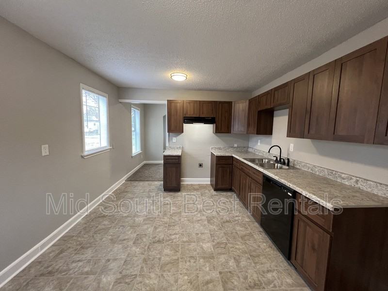 1871 Valley Blvd - Photo 4 of 13