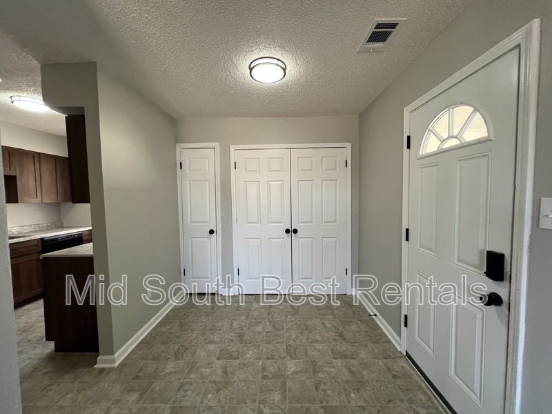 3985 Glenbrook St - Photo 5 of 11