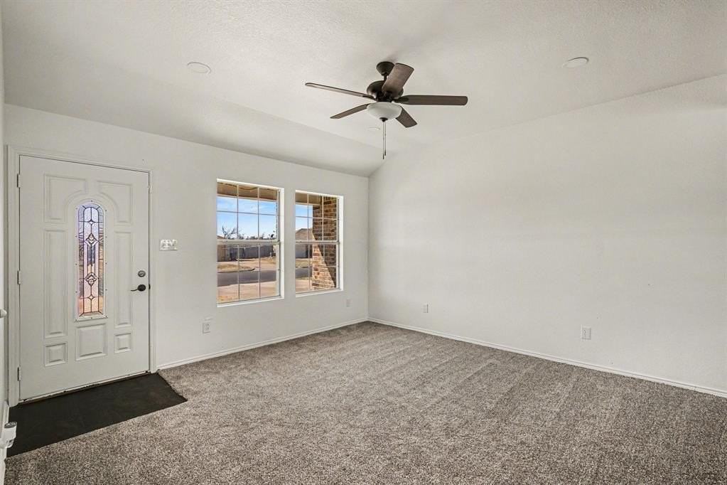 1307 Lynnwood Dr - Photo 7 of 25