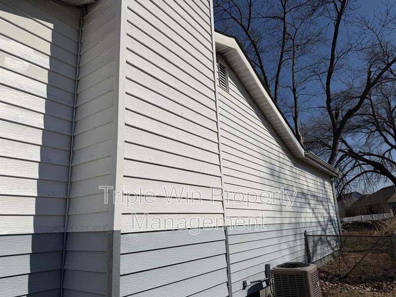 330 S Saint Charles St - Photo 2 of 40