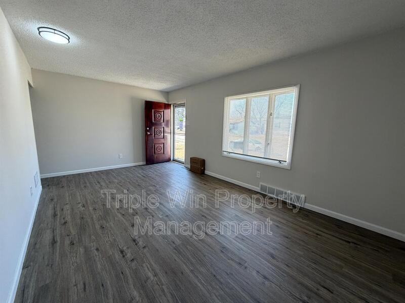 330 S Saint Charles St - Photo 7 of 40