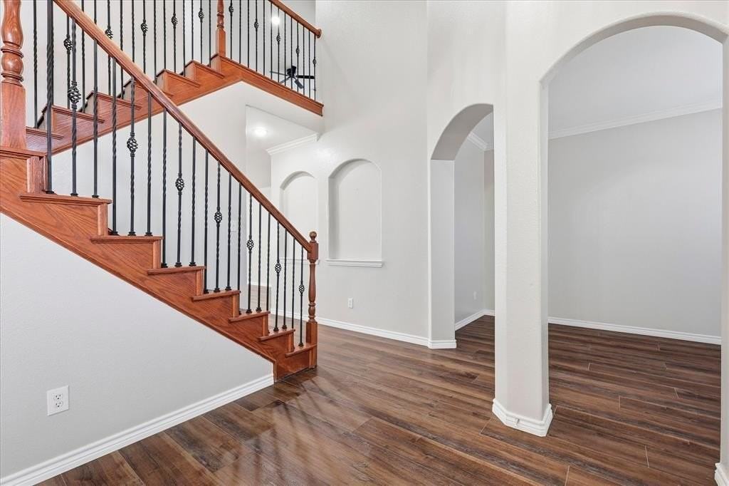 2147 Hunt Club Trl - Photo 5 of 27