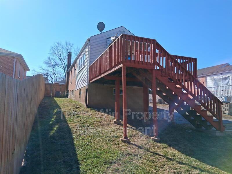 313 Carthage Ave - Photo 6 of 50