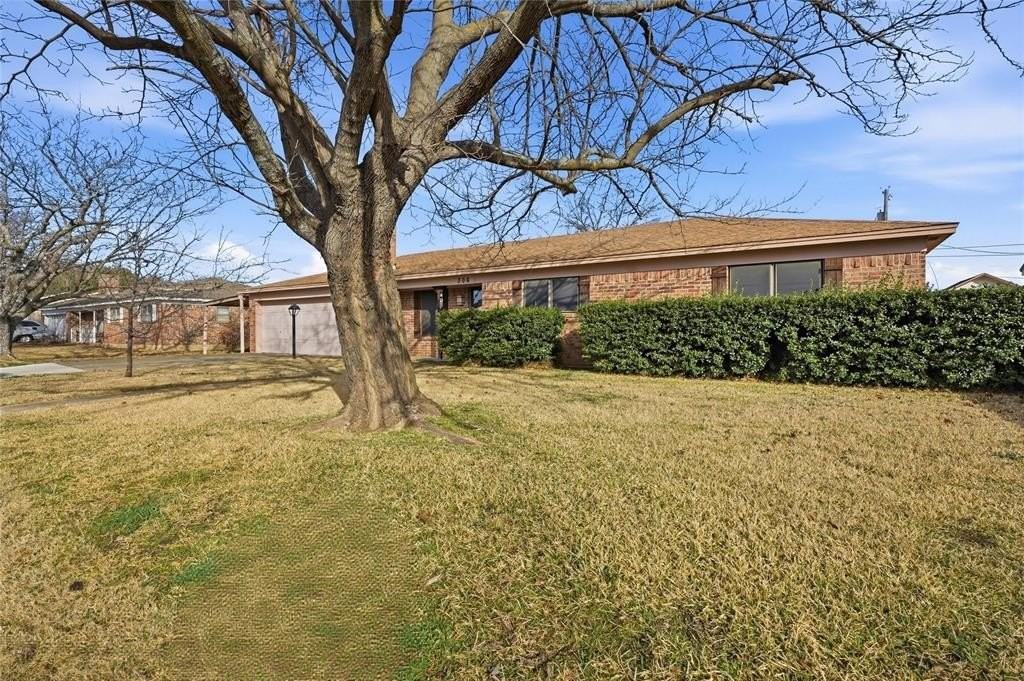 306 Texoma Dr - Photo 2 of 30