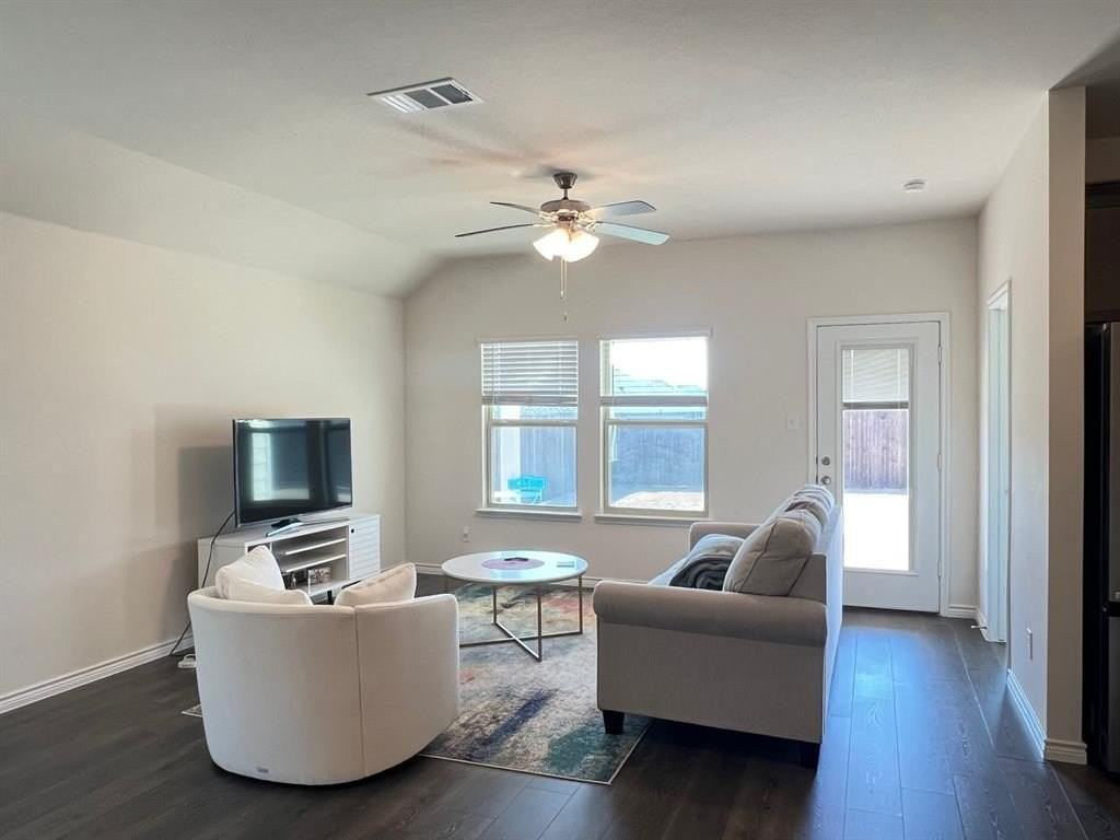 509 Calm Springs Dr - Photo 3 of 36