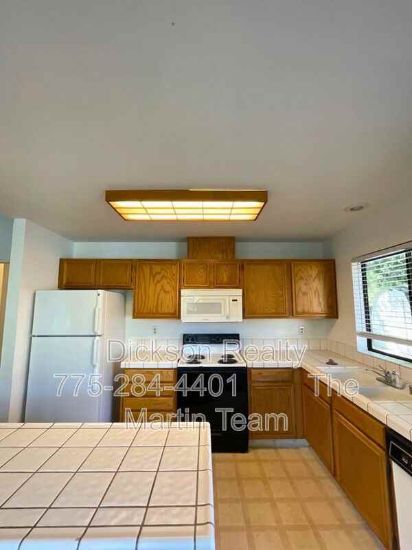 1785 Shadow Park Dr - Photo 3 of 21