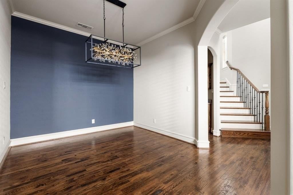 5554 Martel Ave - Photo 5 of 30