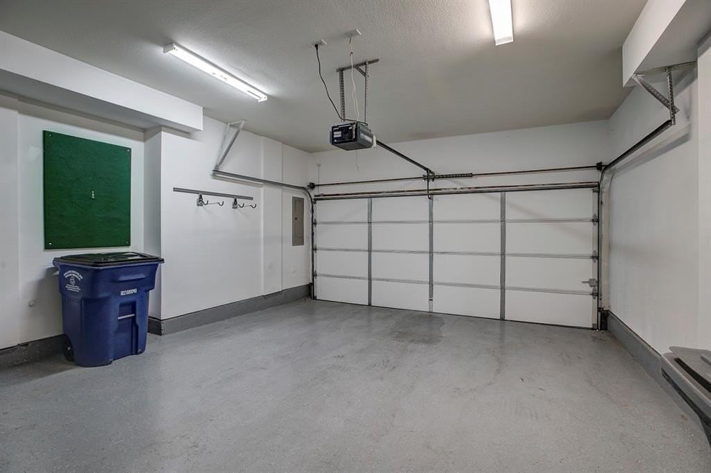 3435 Howell St - Photo 5 of 33