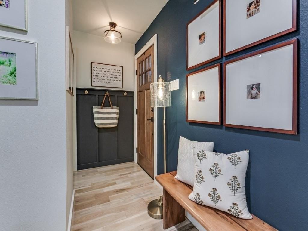 820 Warren Way - Photo 3 of 20