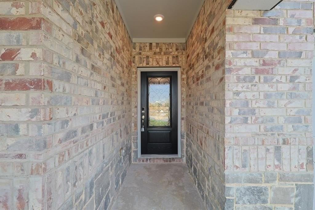 3305 Chasemoor Dr - Photo 2 of 22