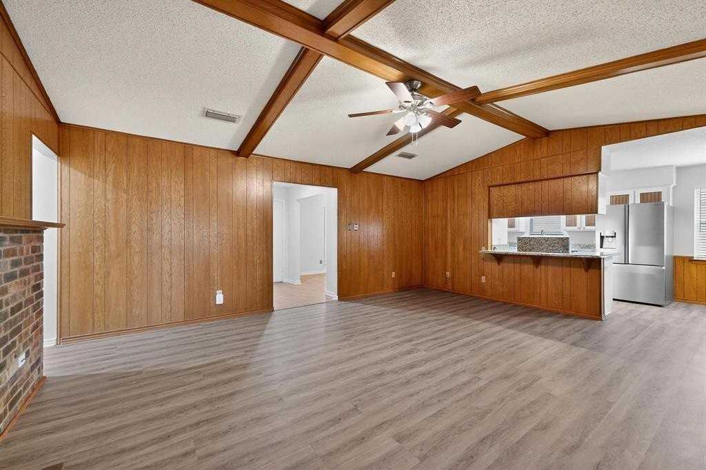 2609 Brook Hollow Ln - Photo 7 of 36