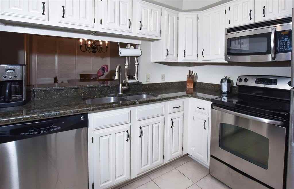 3100 Fairfield Ave #8A - Photo 5 of 12