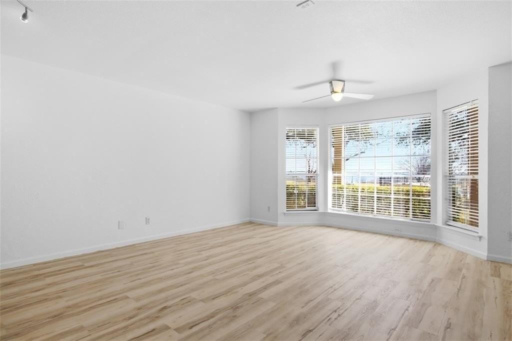 5810 Marina Dr #12 - Photo 4 of 30