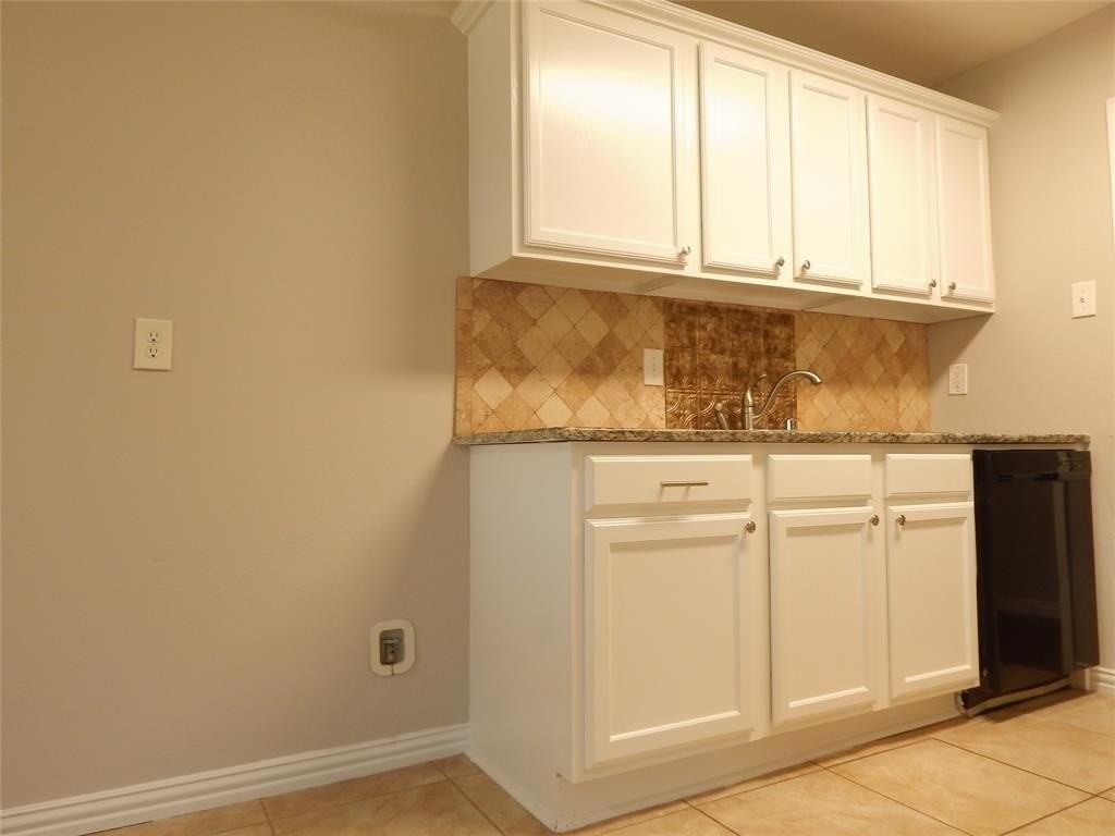 6316 Pine St - Photo 4 of 21