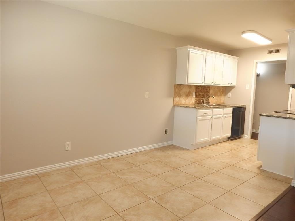 6316 Pine St - Photo 5 of 21