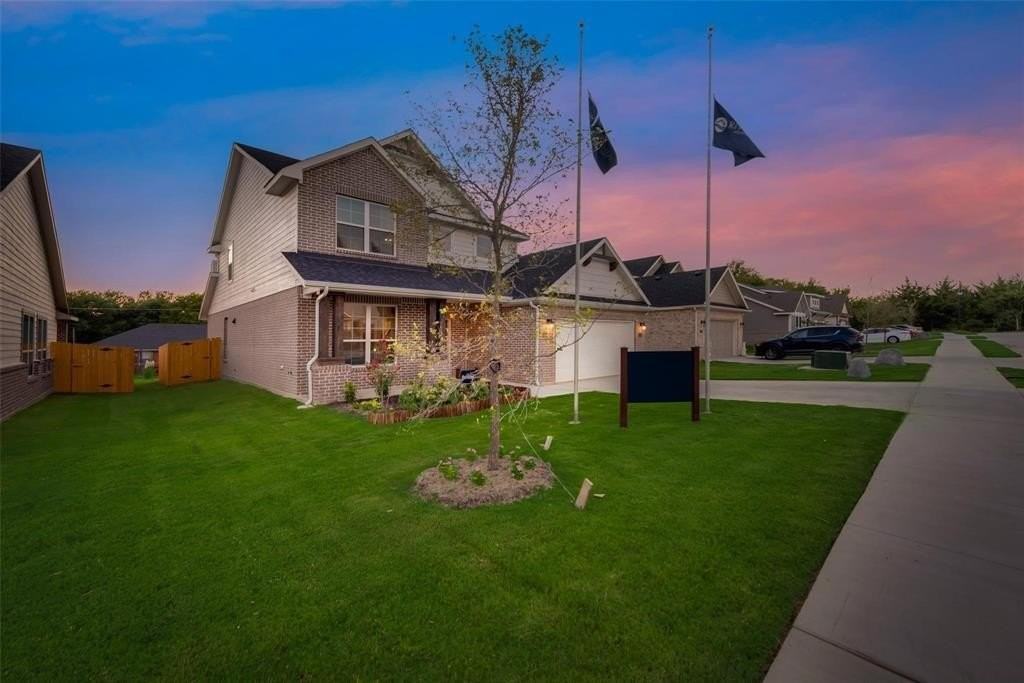 712 Ray St - Photo 2 of 10