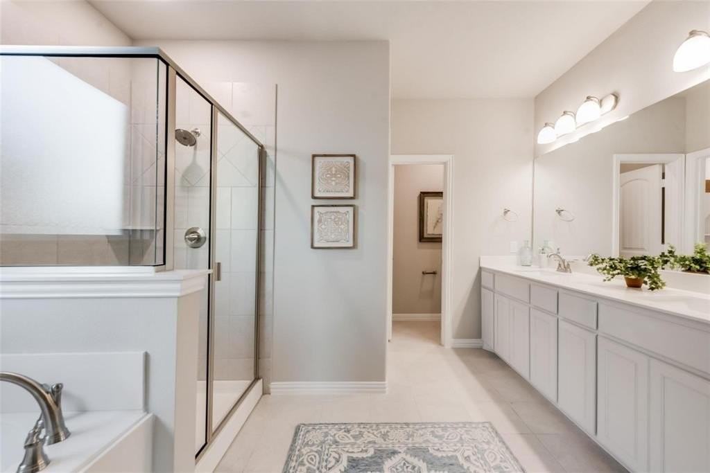 712 Ray St - Photo 5 of 10