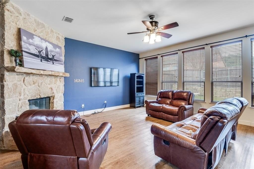 4308 Old Grove Dr - Photo 4 of 25