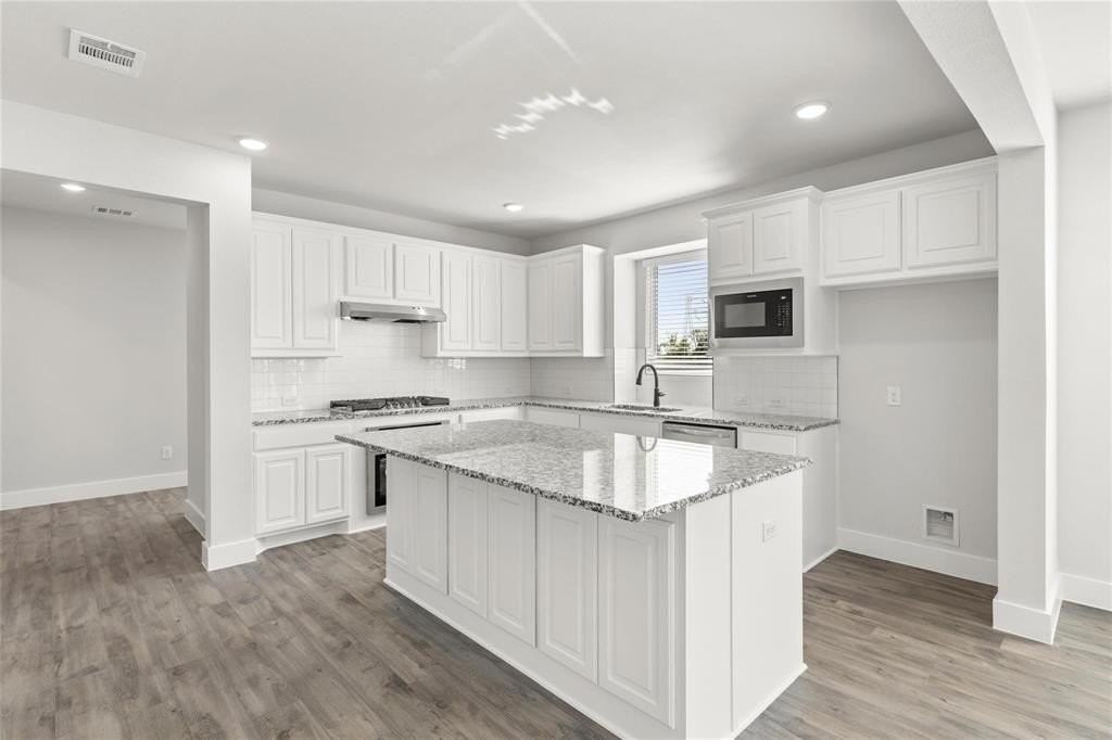 809 Meadow Spring Ln - Photo 7 of 27