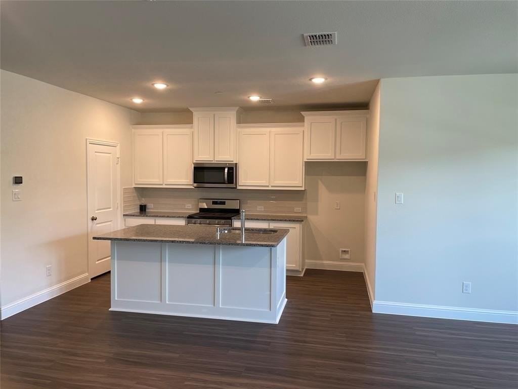 7235 Panicum Dr - Photo 4 of 18