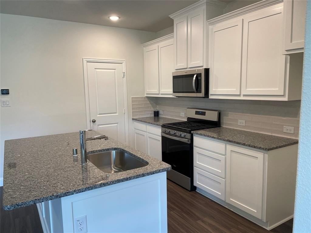 7235 Panicum Dr - Photo 6 of 18