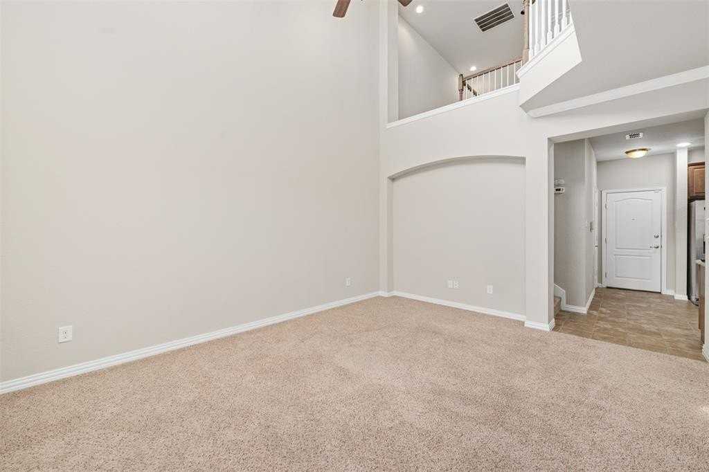 6944 Carrington Ln - Photo 5 of 28