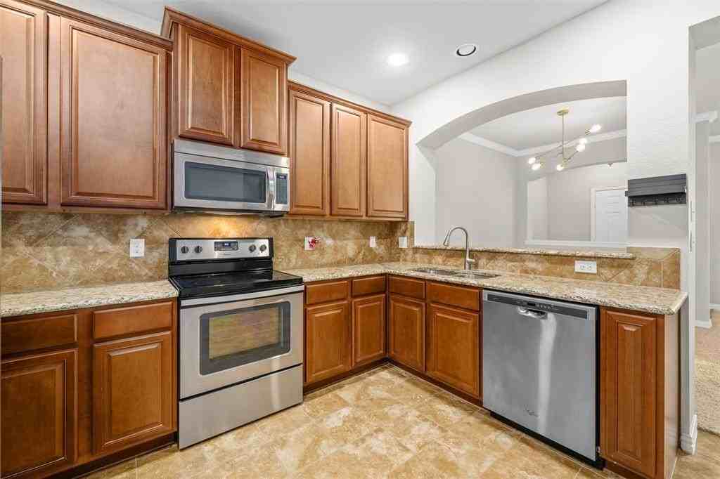 6944 Carrington Ln - Photo 7 of 28