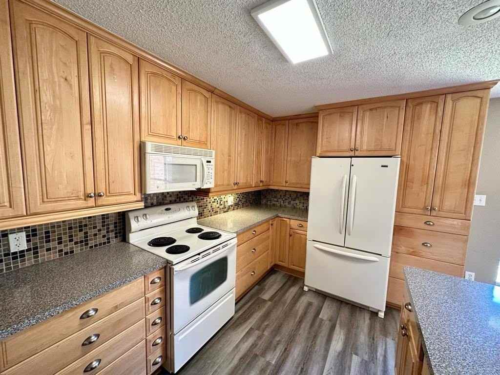 7217 Montego Dr - Photo 2 of 19