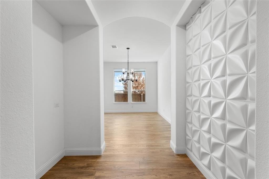 3333 Alexandra Ln - Photo 6 of 36