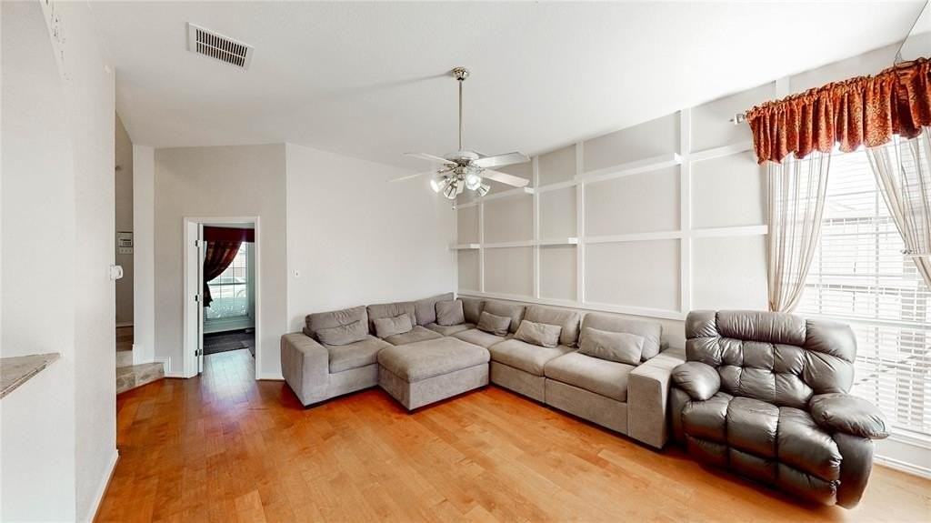 4650 Dusk Meadow Dr - Photo 4 of 33