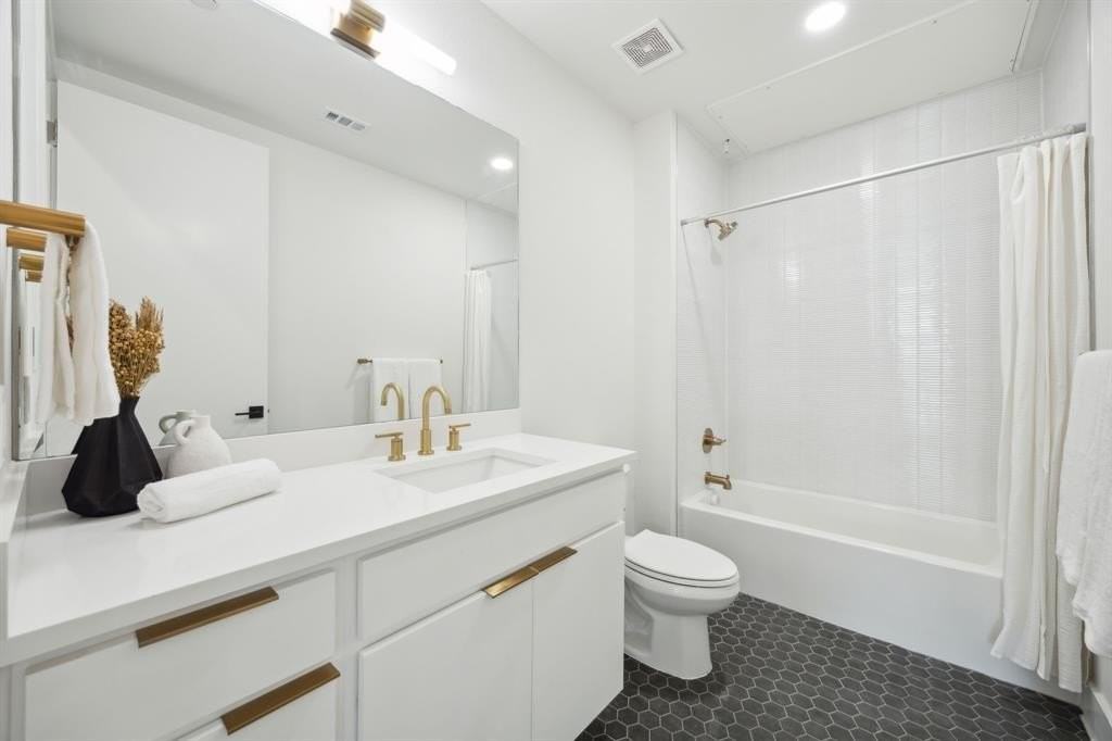 4907 Bryan St - Photo 4 of 21