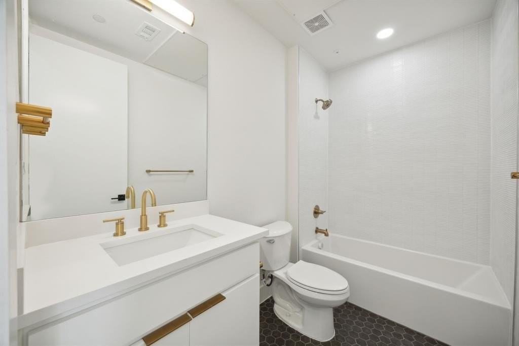 4907 Bryan St - Photo 5 of 21