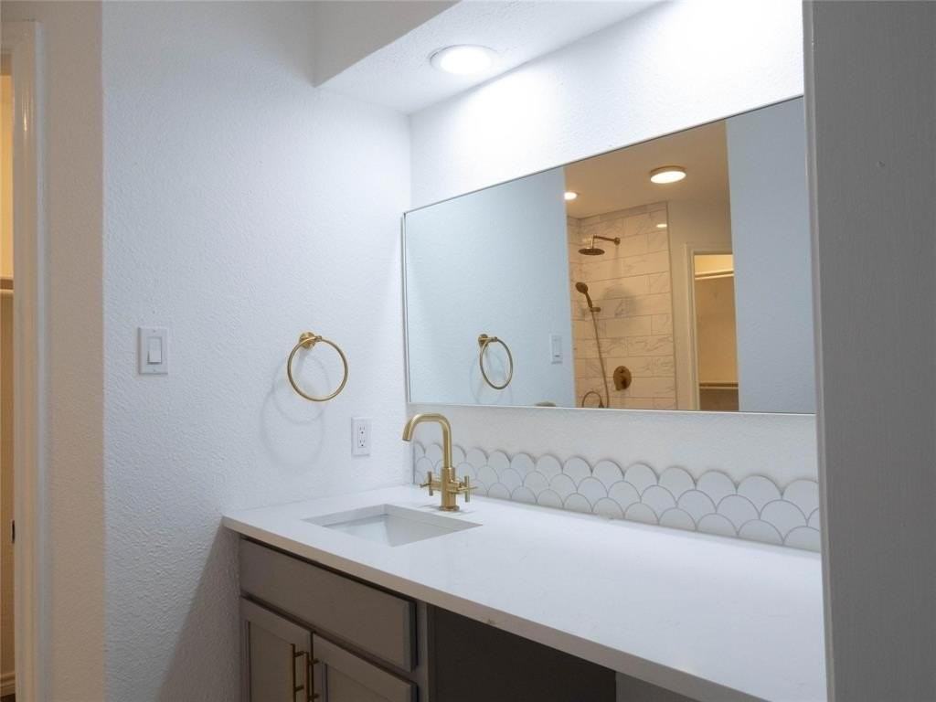 5733 Sage Bloom Dr - Photo 4 of 10