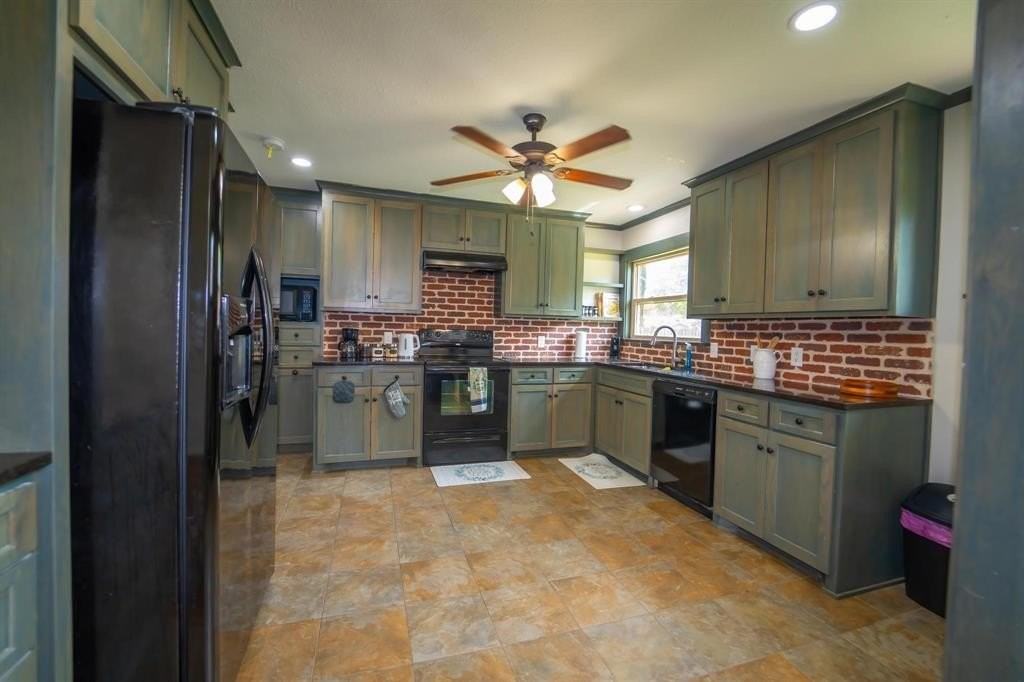 7816 Mary Frances Ln - Photo 5 of 27