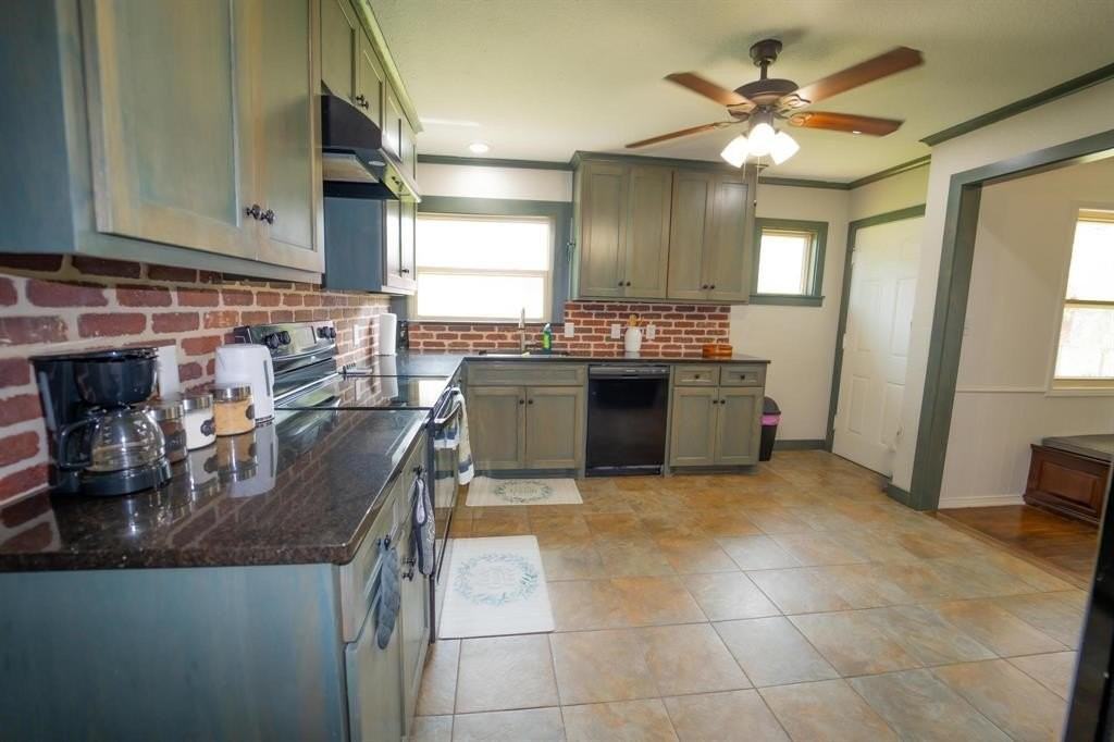 7816 Mary Frances Ln - Photo 6 of 27