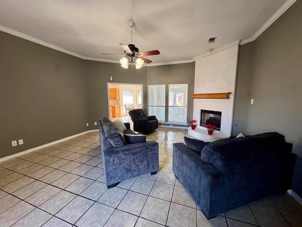 2026 Brooke Dr - Photo 5 of 19