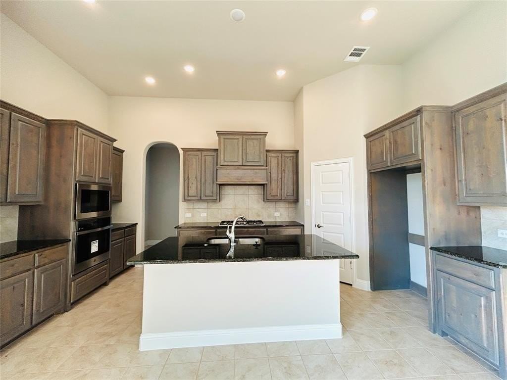 2204 Fairwater Mews - Photo 7 of 27