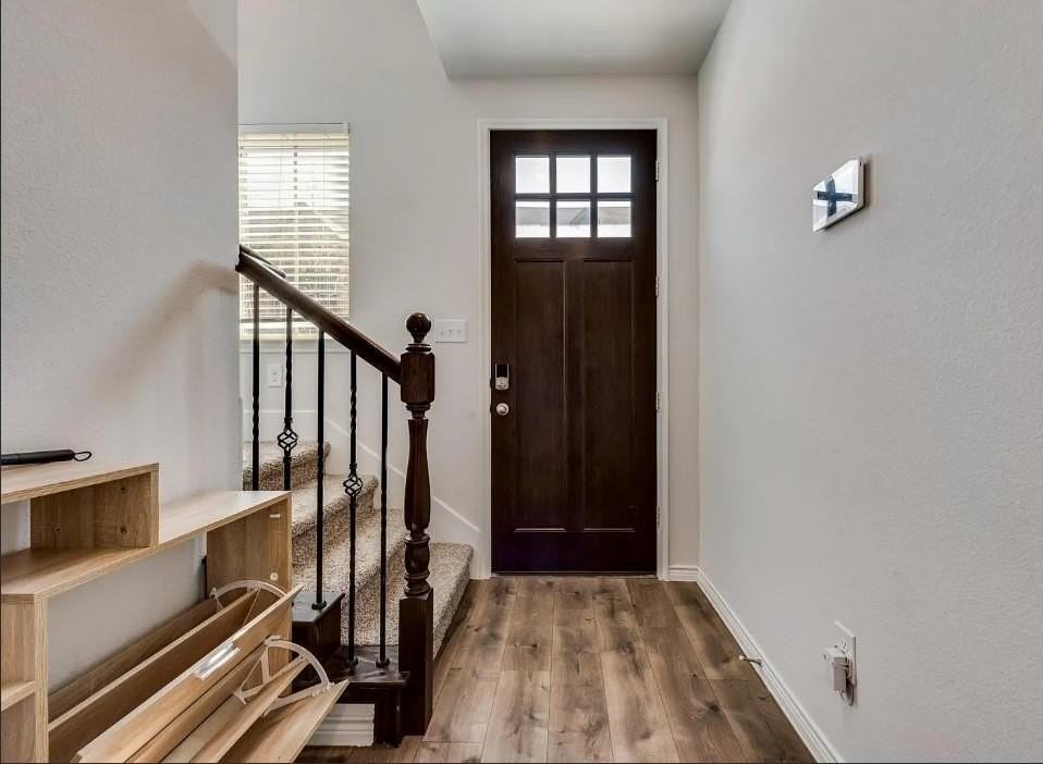 2405 Siskiyou St - Photo 2 of 16