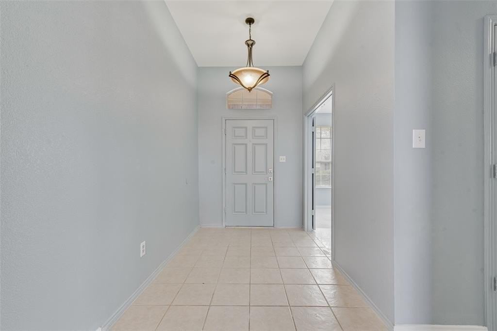 2830 Rochester Ct - Photo 3 of 19