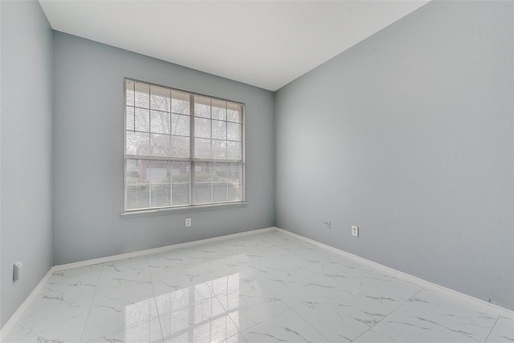 2830 Rochester Ct - Photo 4 of 19